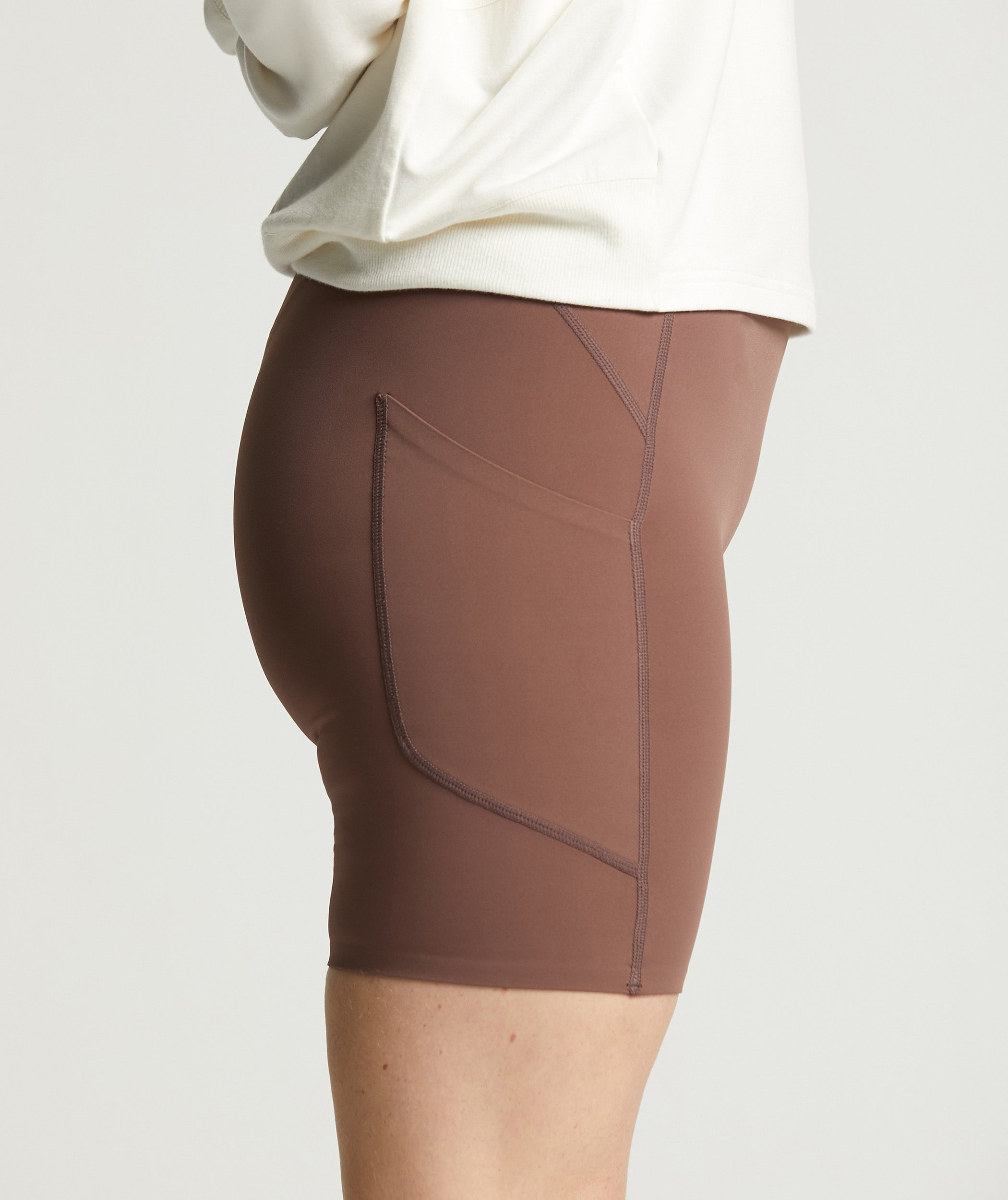 Ladies Outdoor Warm Up Short - Wild Fig