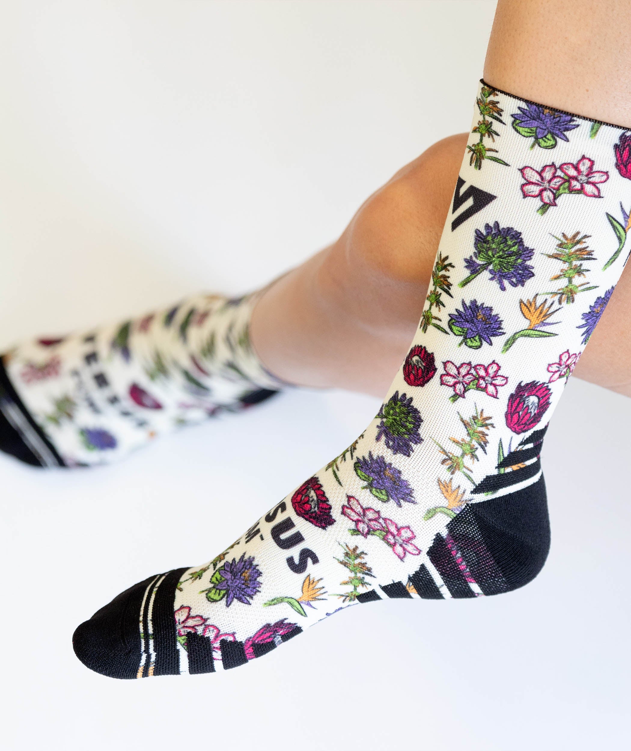 FOM x Versus Socks/ Flowers (Size 4-7)