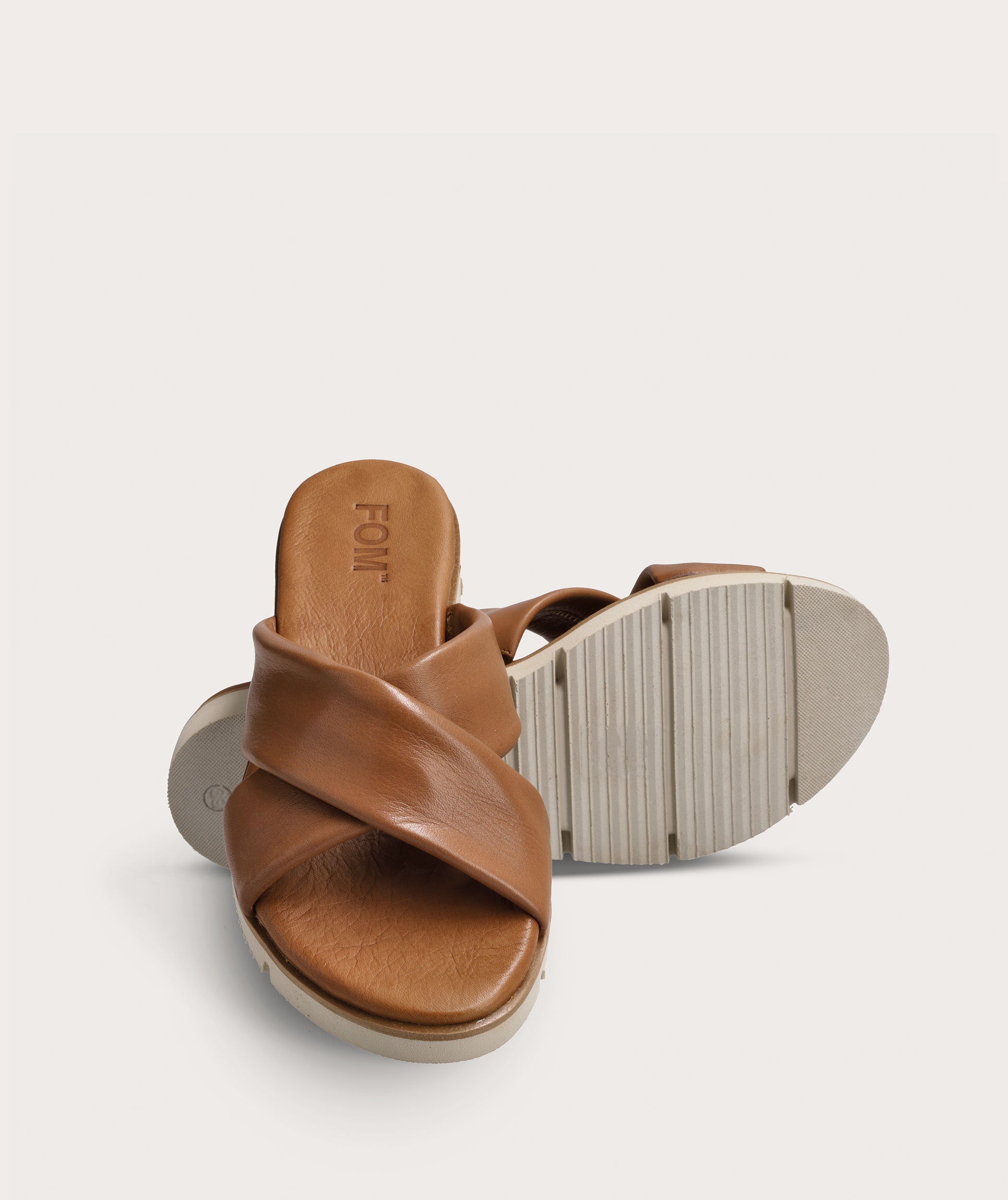 Ladies Crossover Sandal Tan