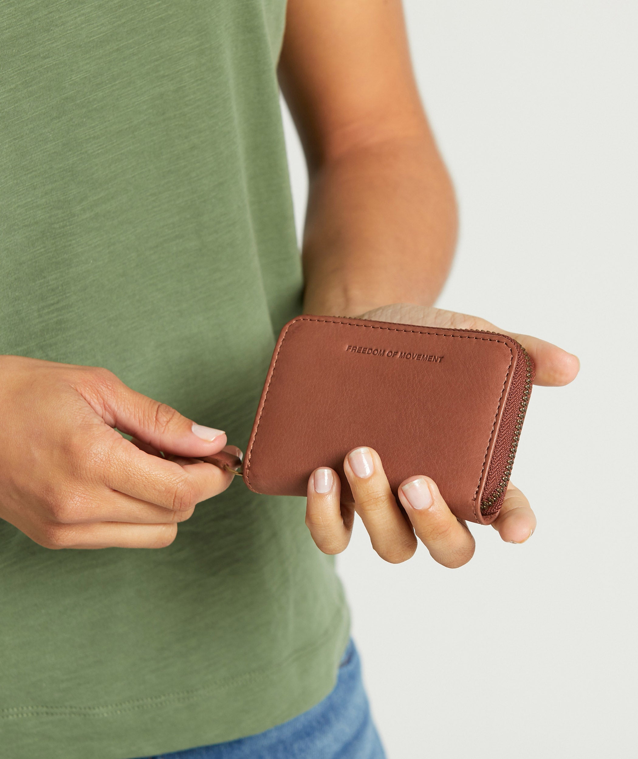 Zip-Around Card Holder - Chestnut